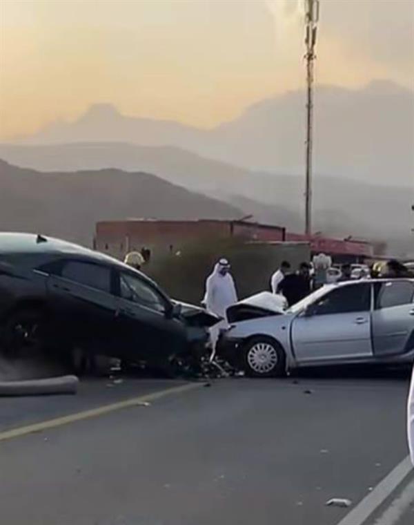 مصرع شخص وإصابة 4 جراء حادثين مروريين في ‎المخواة بالباحة 