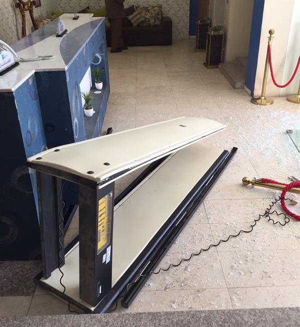 بالصور.. مقذوف حوثي يستهدف مقرا للأمم المتحدة في ظهران الجنوب بالصور.. مقذوف حوثي يستهدف مقرا للأمم المتحدة في ظهران الجنوب