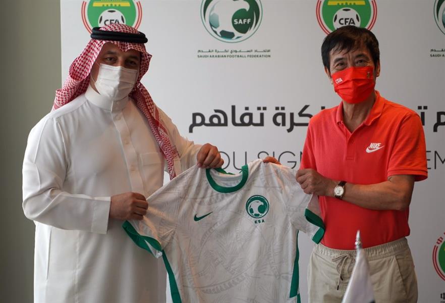 اتحاد الكرة يوقع مذكرة تفاهم مع نظيره الصيني اتحاد الكرة يوقع مذكرة تفاهم مع نظيره الصيني