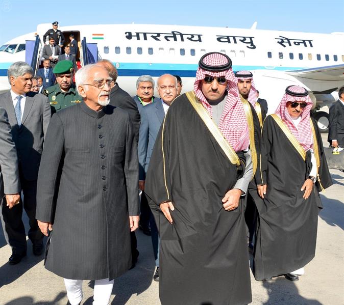 الوفود في المطار