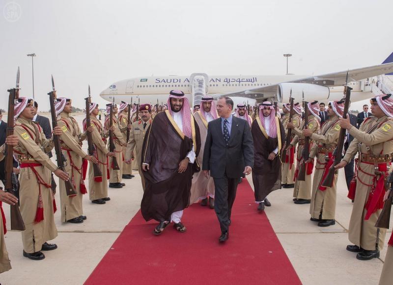 بالصور.. ولي ولي العهد يصل إلى الأردن