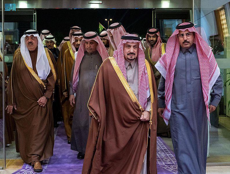 أمير الرياض يتوِّج الفائزين في الفئة الأولى لسباقات الخيل