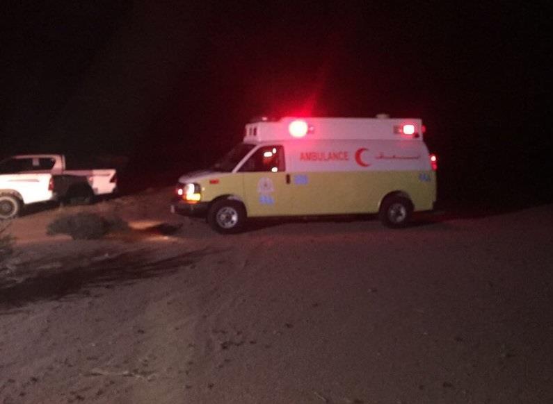 بالصور.. الدفاع المدني ينقذ طفلاً احتُجز فوق أحد جبال عفيف