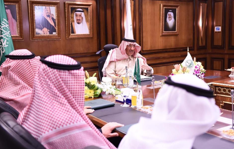 سمو ولي العهد يرأس اجتماعاً لقادة القطاعات الأمنية