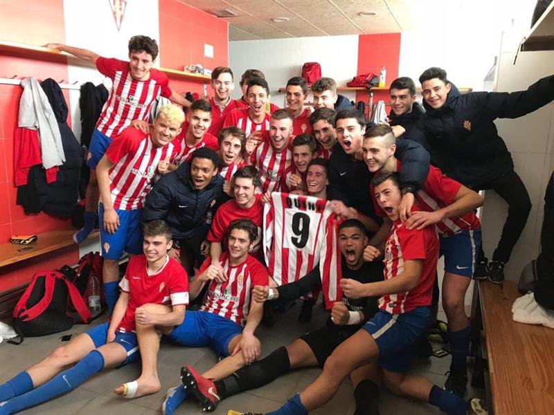 الحمدان بعد مشاركته في الدوري الأسباني: ما شاورت أبوي في صبغ شعري أشقر.. ولهذا تجنبت الإعلام (فيديو وصور) الحمدان بعد مشاركته في الدوري الأسباني: ما شاورت أبوي في صبغ شعري أشقر.. ولهذا تجنبت الإعلام (فيديو وصور)