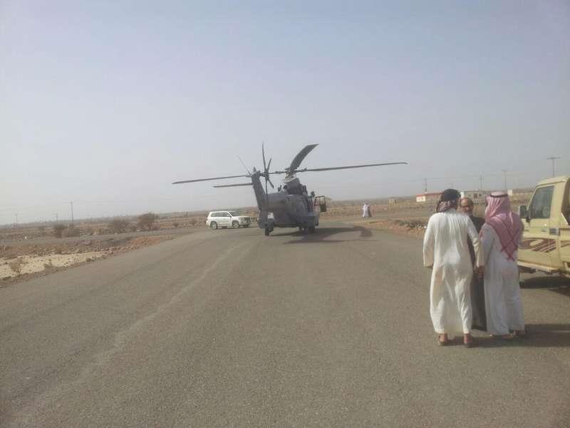 هبوط اضطراري لمروحية عسكرية بصحراء مهد الذهب إثر عطل فني (صورة) هبوط اضطراري لمروحية عسكرية بصحراء مهد الذهب إثر عطل فني (صورة)