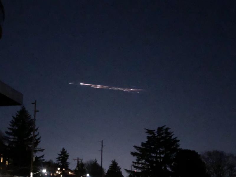 أجسام مضيئة متحركة في سماء الولايات المتحدة تثير رعب السكان 