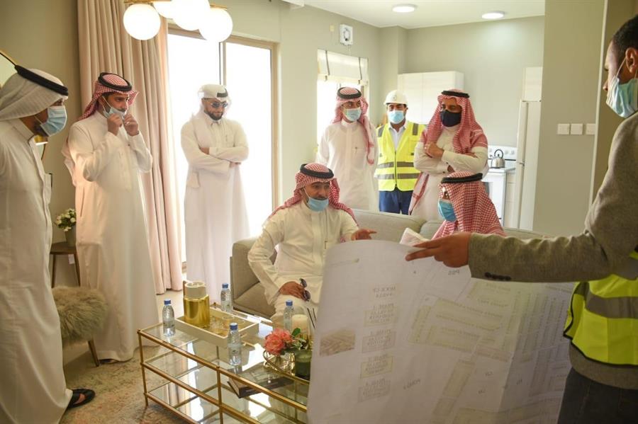 وزير الإسكان يتفقّد مشاريع 