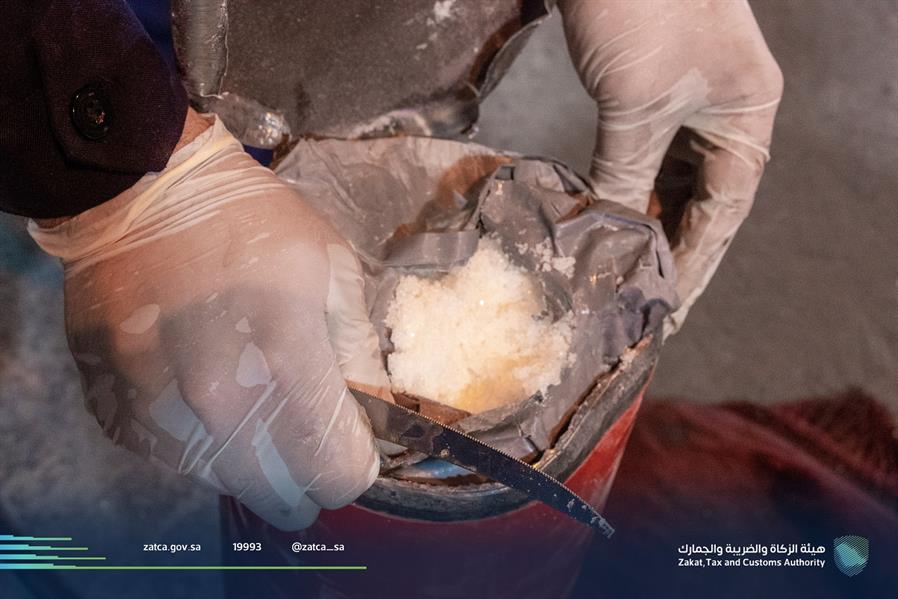 إحباط محاولتي تهريب أكثر من 27 كيلوجرام من الشبو و17 ألف حبة محظورة‎