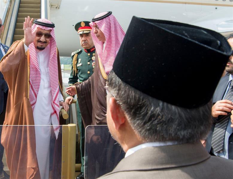 الملك سلمان يغادر اندونيسيا