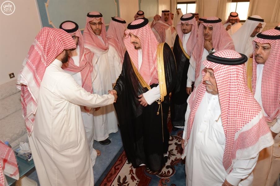 أمير عسير يعزي أسرة آل أبو ملحة في وفاة اللواء متقاعد سعيد بن محمد أبو ملحة