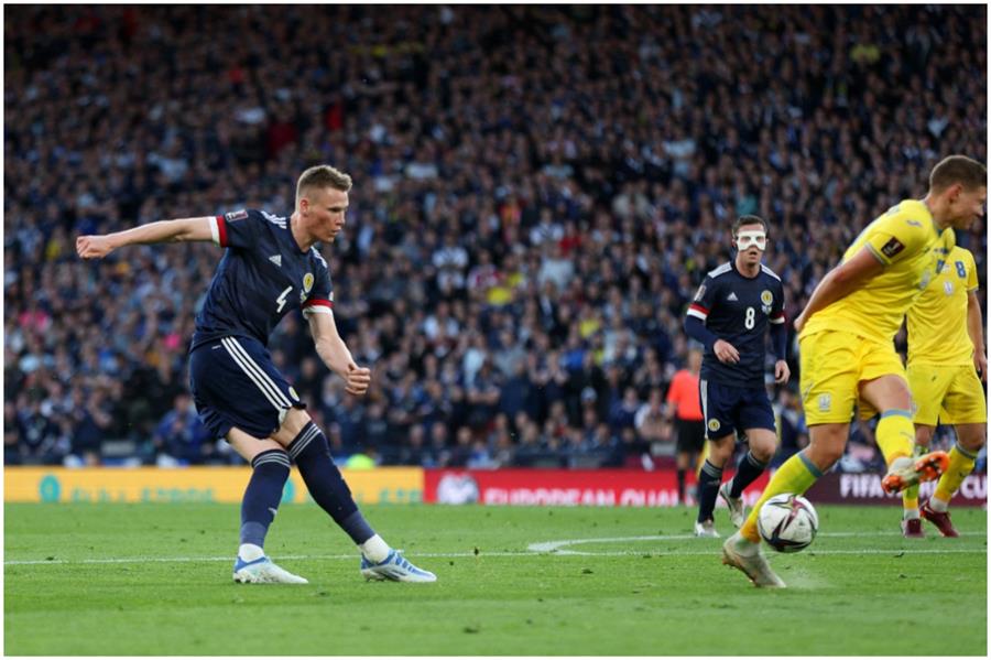 المنتخب الأوكراني يقترب من مونديال 2022 بثلاثية في مرمى أسكتلندا 