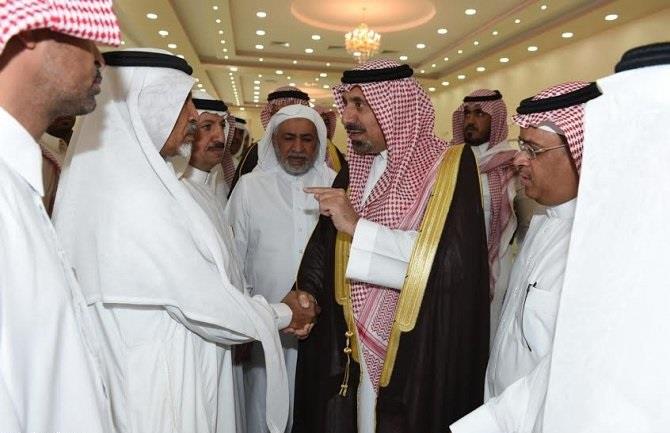 بالفيديو.. أمير نجران يعزي ذوي شهيدي الاعتداء الإرهابي على مسجد المشهد
