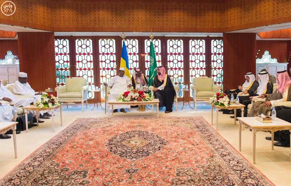 سمو ولي ولي العهد يلتقي رئيس جمهورية تشاد