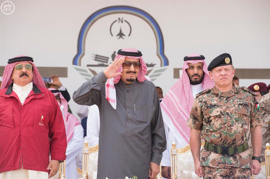 لقطات مميزة من العرض العسكري الختامي لتمرين رعد الشمال