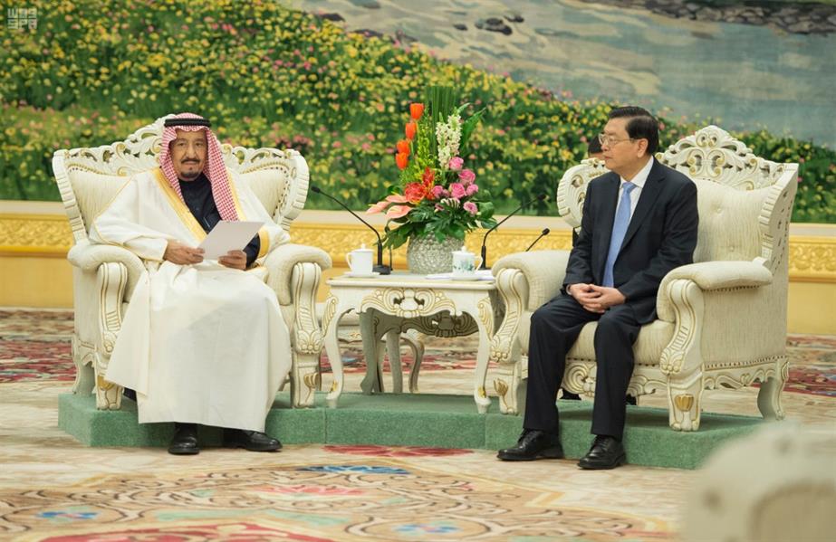 خادم الحرمين الشريفين يعقد جلسة مباحثات مع رئيس اللجنة الدائمة للمجلس الوطني لنواب الشعب الصيني