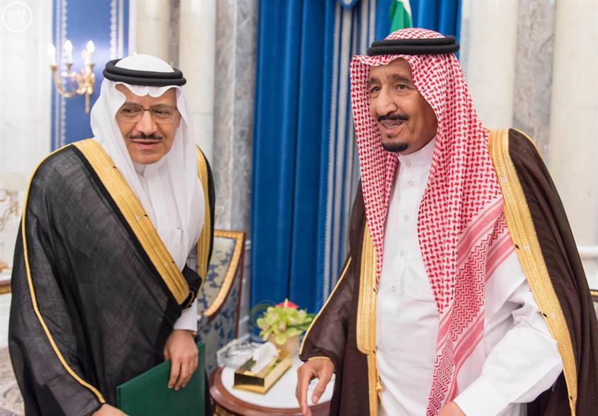  أمام خادم الحرمين الشريفين .. أمير الحدود الشمالية ووزير الإسكان يؤديان القسم