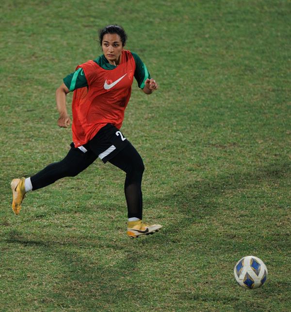 منتخب السيدات يختتم تحضيراته لودية المالديف (صور) منتخب السيدات يختتم تحضيراته لودية المالديف (صور)