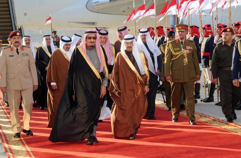 الامير سلمان يصل الى مملكة البحرين