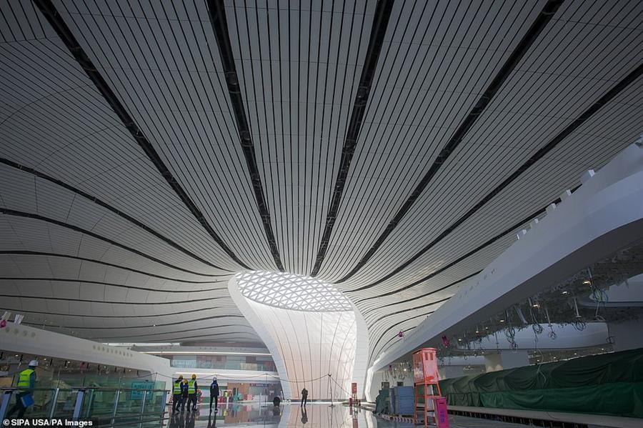 بالفيديو والصور .. الصين تستعد لافتتاح مطار جديد على شكل نجمة البحر لإنعاش السياحة والسفر