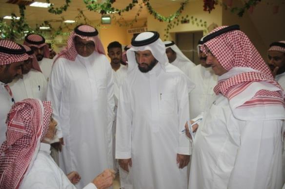 المقرن يقوم بزيارة مفاجئة لمركز التأهيل الشامل بجازان المقرن يقوم بزيارة مفاجئة لمركز التأهيل الشامل بجازان