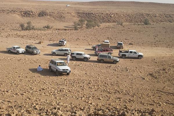 شاهد.. متطوعون يعثرون على جثة الشاب المفقود شرق بعد وفاته 