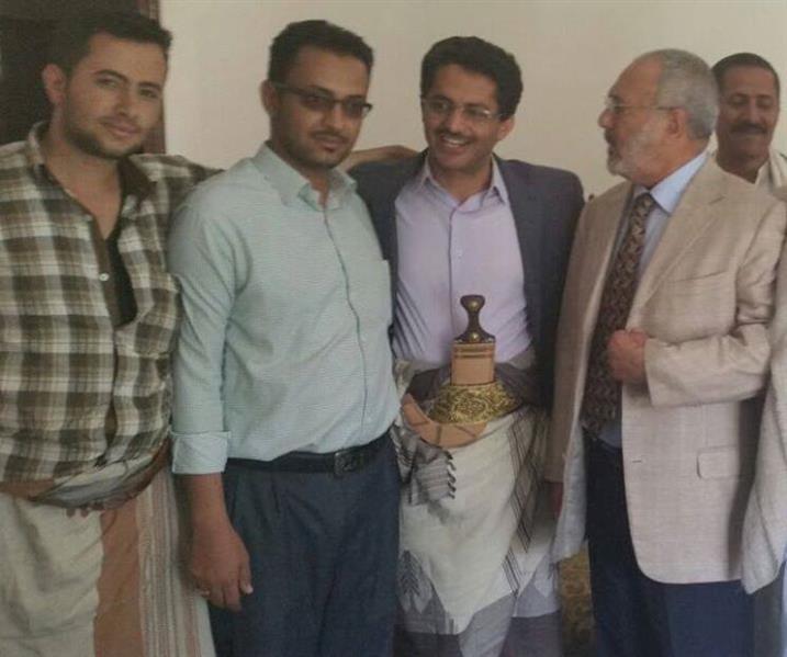 بالصور.. علي عبدالله صالح في أول ظهور له بعد تحرير عدن وقاعدة العند