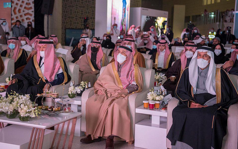 أمير الرياض يفتتح المرحلة الأولى من مشروع واحة الملك سلمان بن عبدالعزيز للعلوم أمير الرياض يفتتح المرحلة الأولى من مشروع واحة الملك سلمان بن عبدالعزيز للعلوم
