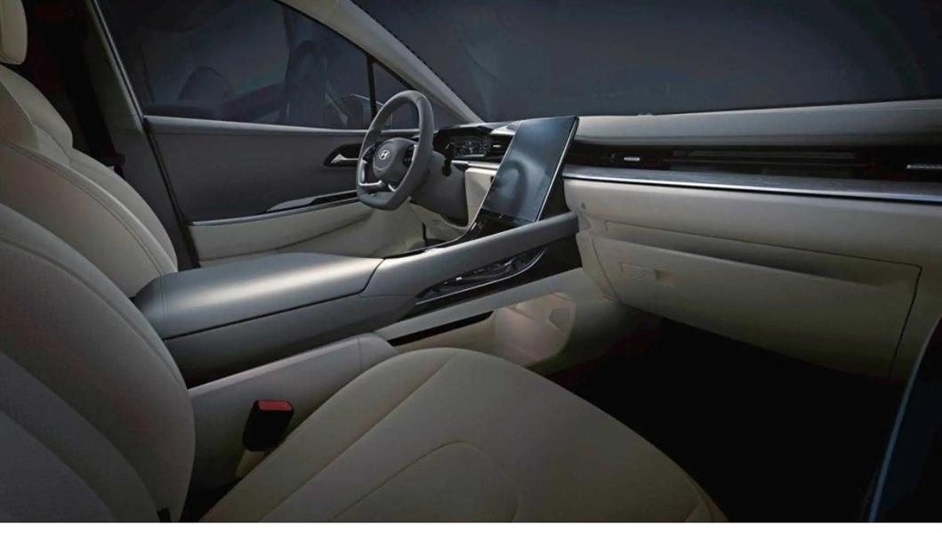 سيارة هيونداي العائلية من الداخل