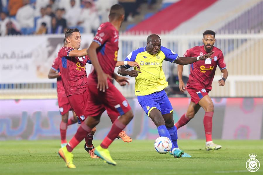 النصر يتقدم بهدف في شوط أول أمام أبها