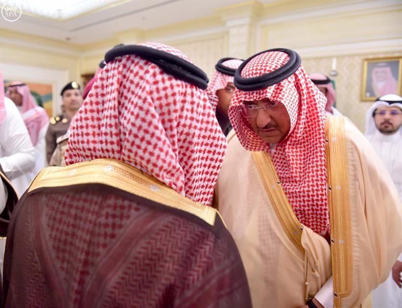 ولي العهد يستقبل الأمراء والمشايخ وكبار مسؤولي وزارة الداخلية وقادة القطاعات الأمنية