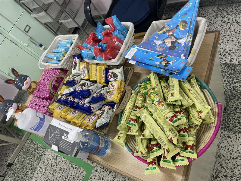 المدارس تستقبل طلاب الابتدائية ورياض الأطفال المدارس تستقبل طلاب الابتدائية ورياض الأطفال