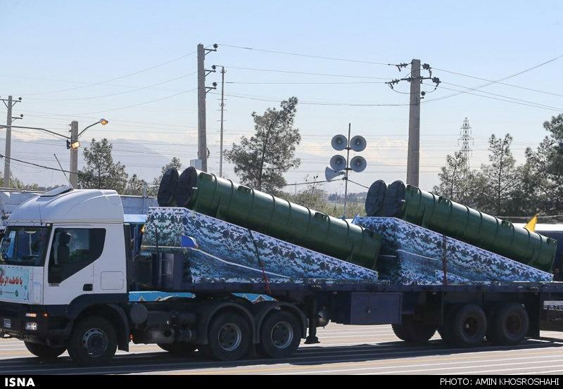  إيران تستعرض أسلحتها الروسية بعرض عسكري