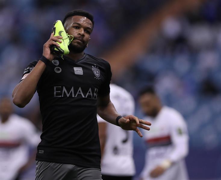 احتفال البليهي بالحذاء
