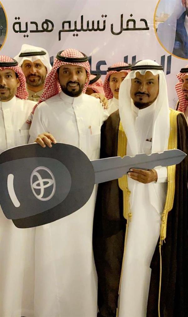 بعد سيارة أمير عسير.. قبائل ثربان تهدي 