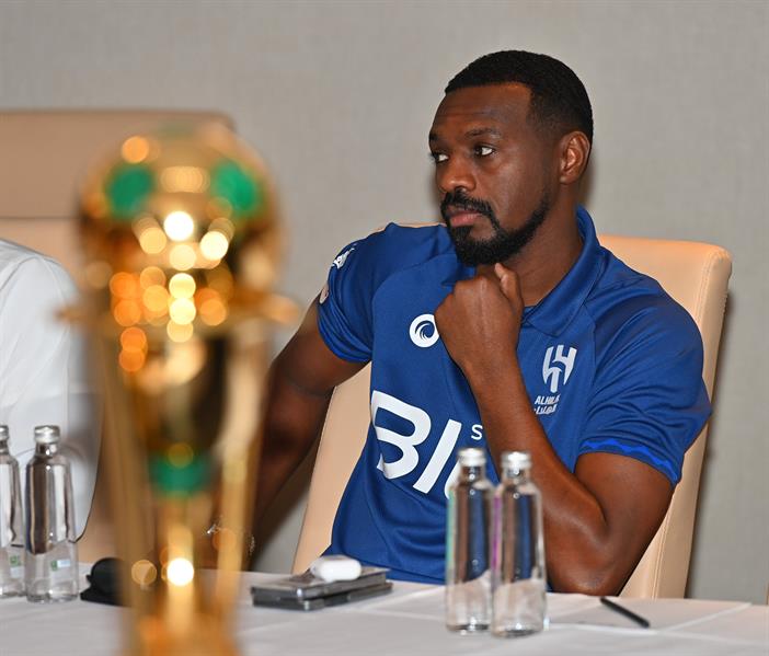 الهلال بالأزرق والوحدة بالأحمر في نهائي كأس الملك