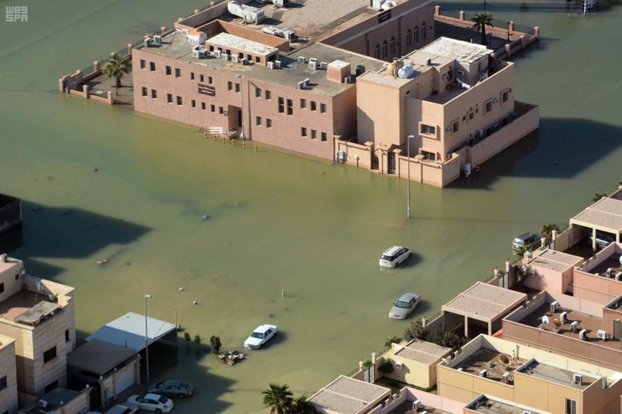 بالصور.. طيران الأمن يرصد الأضرار التي أحدثتها الأمطار في المنطقة الشرقية