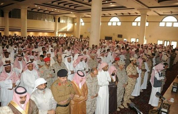 بالصور.. جموع غفيرة تشيع جثمان مساعد قائد اللواء الثامن بجازان