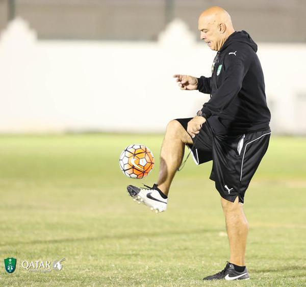 بالصور .. الأهلي يواصل تحضيراته لهجر في أكاديمية