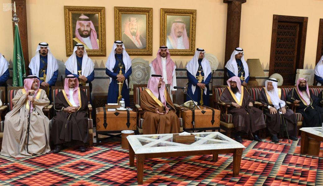 أمير عسير يتلقى التعازي من أهالي المنطقة في وفاة الأمير بندر بن خالد