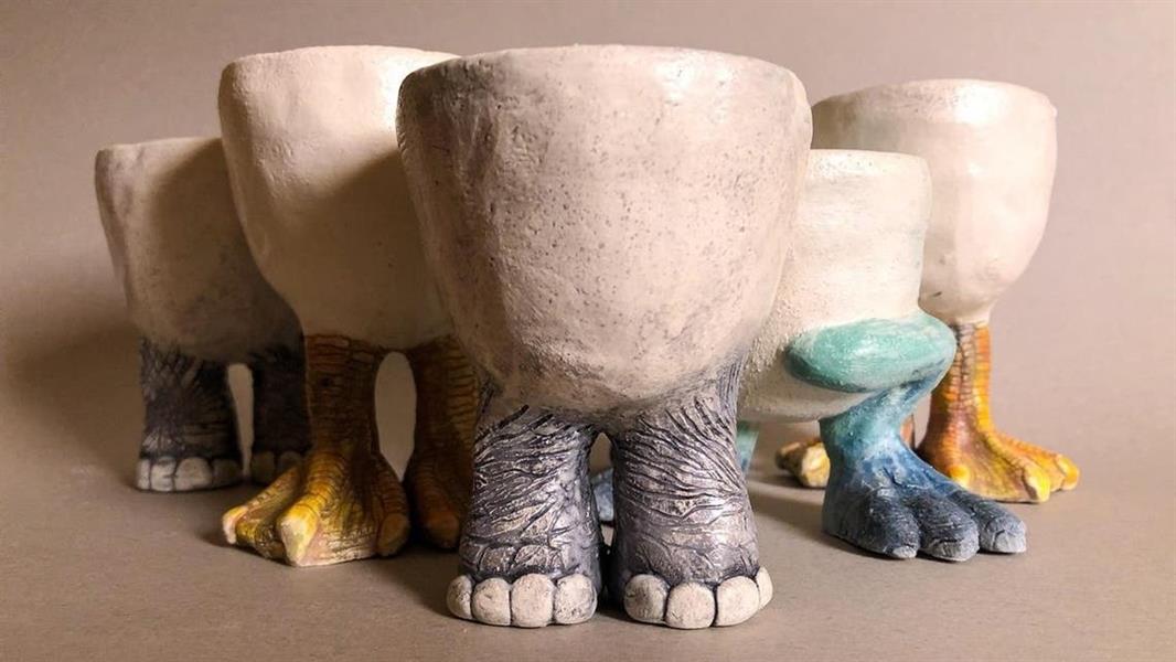 سعودية تبدع في صناعة أكواب الخزف بأشكال غير مألوفة سعودية تبدع في صناعة أكواب الخزف بأشكال غير مألوفة