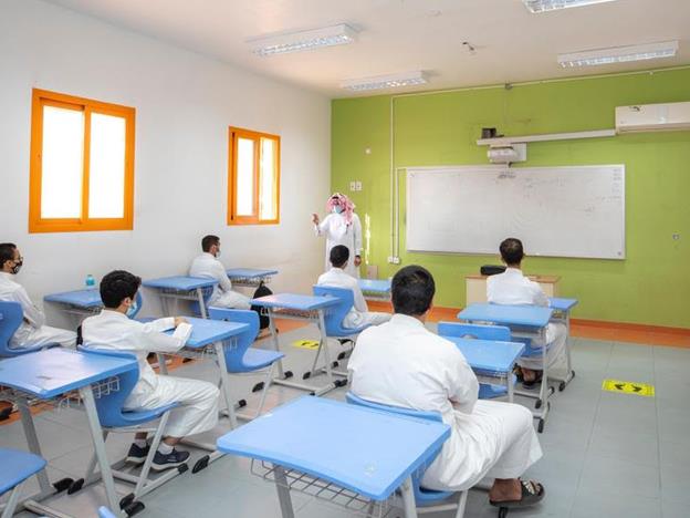 التعليم انتظام 87% من طلبة المرحلتين المتوسطة والثانوية