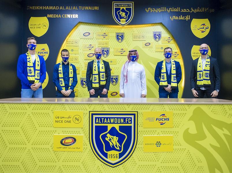 رسمياً.. التعاون يُعلن التعاقد مع البريطاني "نيستور" خلفاً لـ "كارتيرون" رسمياً.. التعاون يُعلن التعاقد مع البريطاني "نيستور" خلفاً لـ "كارتيرون"