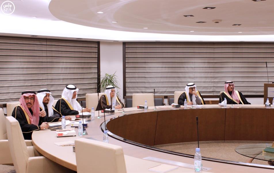 السعودية وفنزويلا تبحثان تعاون المنتجين لجلب الاستقرار لسوق النفط