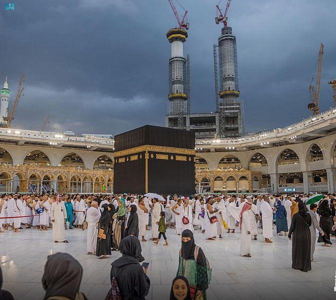 شؤون الحرمين ترفع مستوى السلامة وجهودها الخدمية خلال هطول الأمطار شؤون الحرمين ترفع مستوى السلامة وجهودها الخدمية خلال هطول الأمطار