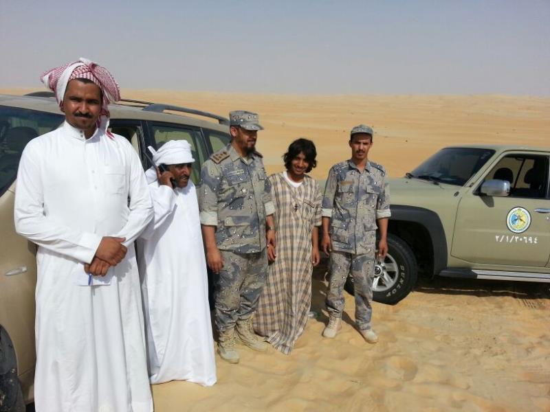 حرس الحدود يعثر على إماراتيين ضلوا طريقهم في الربع الخالي