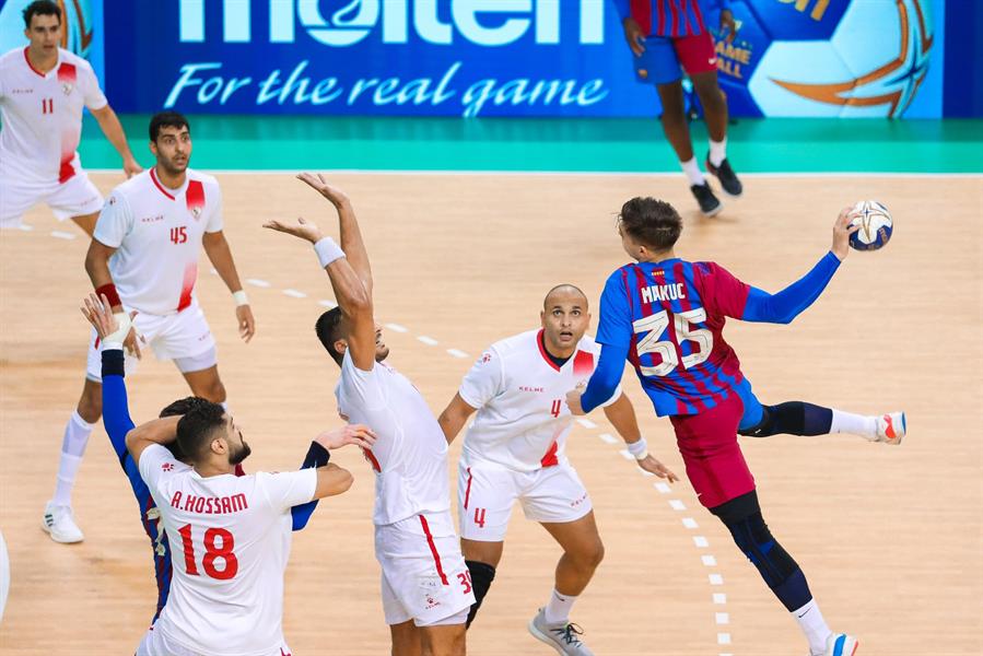 برشلونة يتأهل لنصف نهائي 