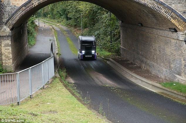 بالصور.. اختبار حافلات ذاتية القيادة في بريطانيا لنقل المواطنين ليلاً