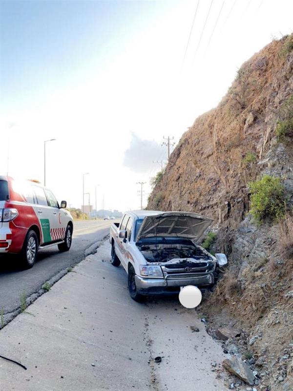 وفاة وإصابتان في حادث تصادم بالمندق 