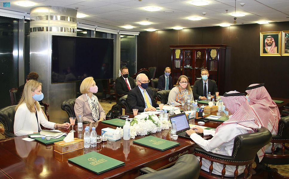 السفير آل جابر يلتقى بالمبعوث الأمريكي إلى اليمن السفير آل جابر يلتقى بالمبعوث الأمريكي إلى اليمن